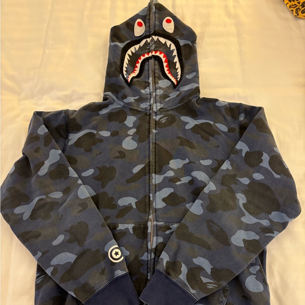 Men’s bape blue camo shark hoodie size Xl